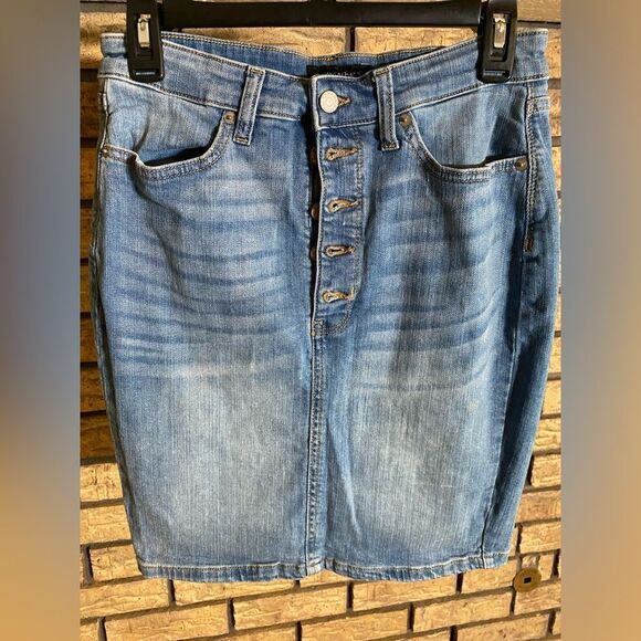 ‎Mid length jean skirt - Picture 1 of 6